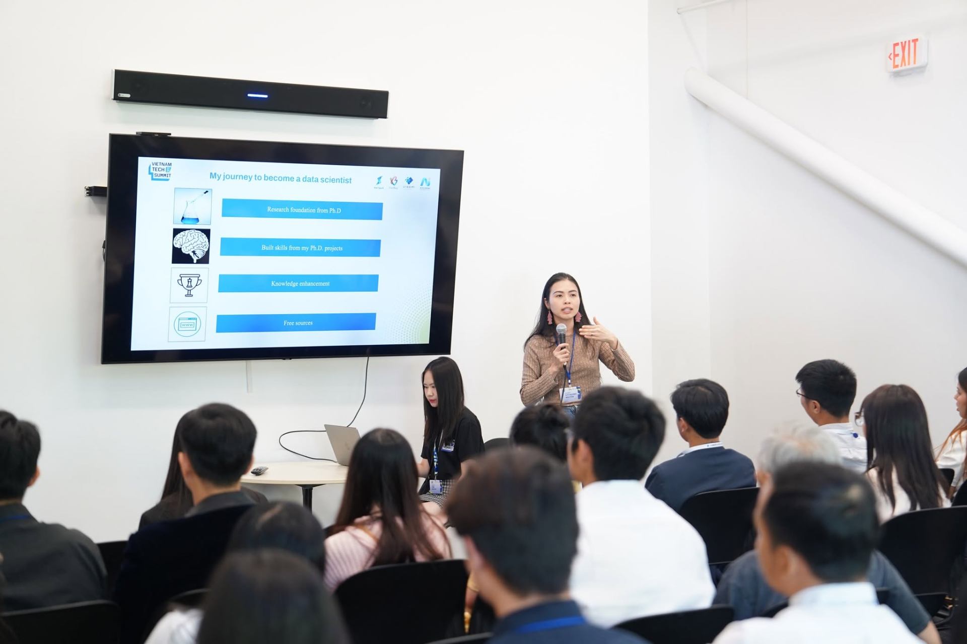Job Search Strategy by Linh Phan, Program Manager, Tiktok